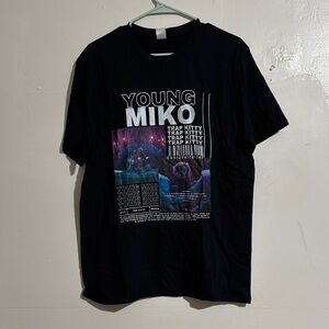 Graphic T-Shirt with Young‎ Miko Design, trap kitty merch. NWOT. Men’s large.